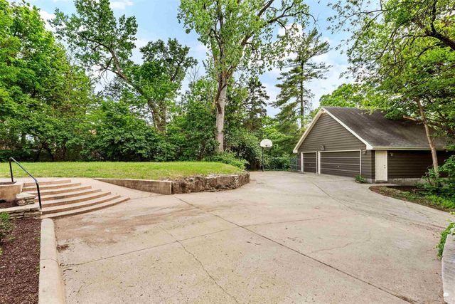 2025 College Heights Road, Manhattan, KS 66502