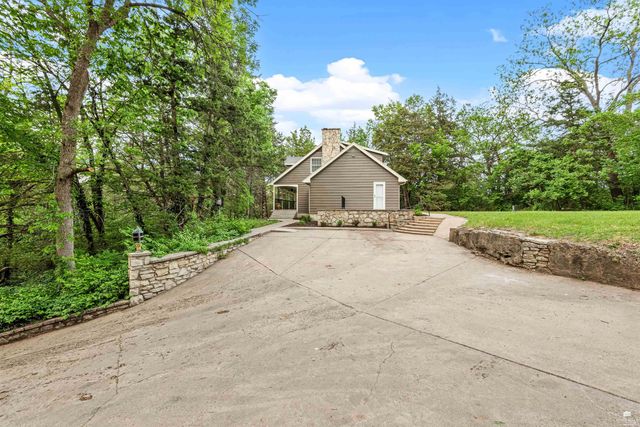 2025 College Heights Road, Manhattan, KS 66502