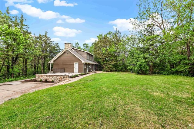 2025 College Heights Road, Manhattan, KS 66502