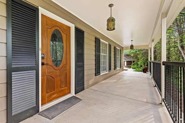 2025 College Heights Road, Manhattan, KS 66502