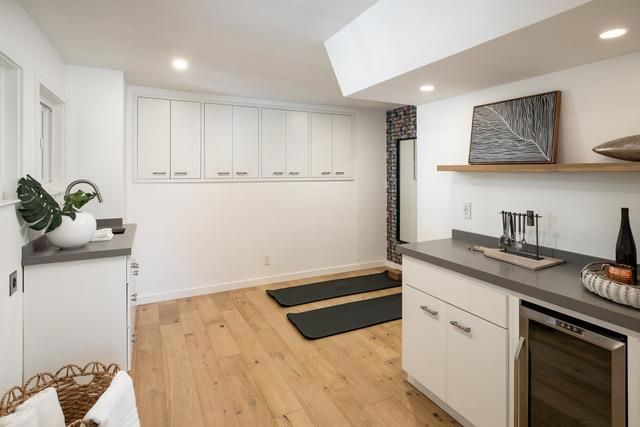 1541 Hull Drive, San Carlos, CA 94070