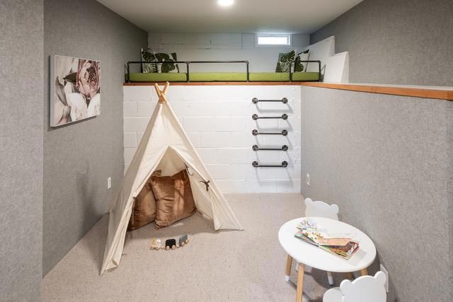 1541 Hull Drive, San Carlos, CA 94070