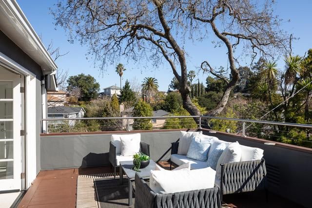 1541 Hull Drive, San Carlos, CA 94070