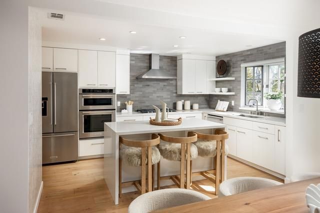 1541 Hull Drive, San Carlos, CA 94070