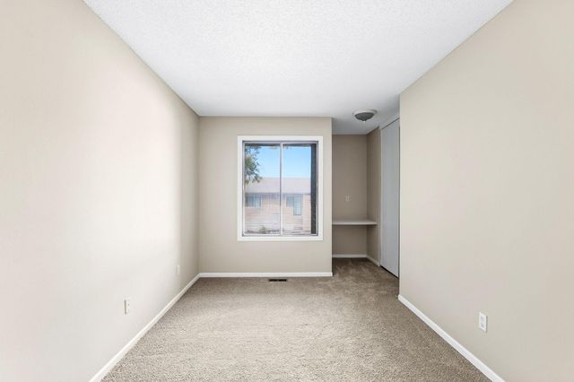 1207 Trailwood S, Hopkins, MN 55343