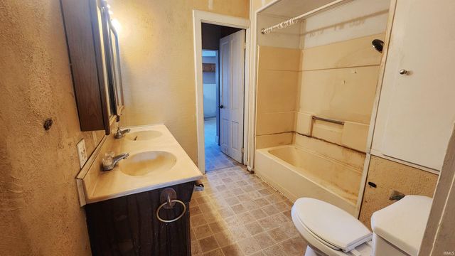 430 W Maple Street, Waterloo, IN 46793