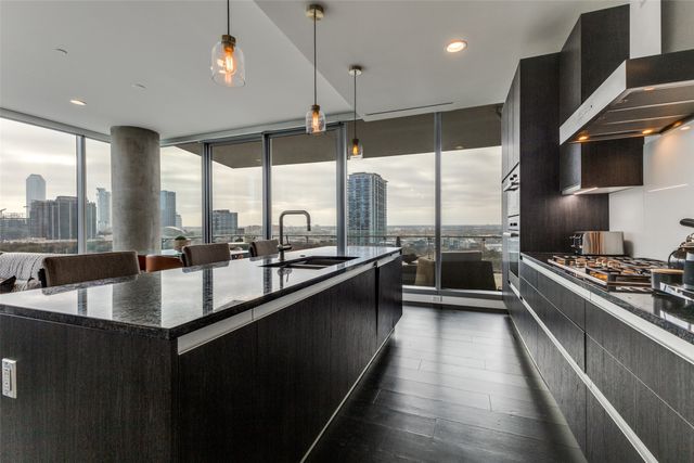 3130 N Harwood Street 801, Dallas, TX 75201