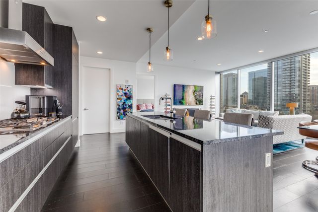 3130 N Harwood Street 801, Dallas, TX 75201