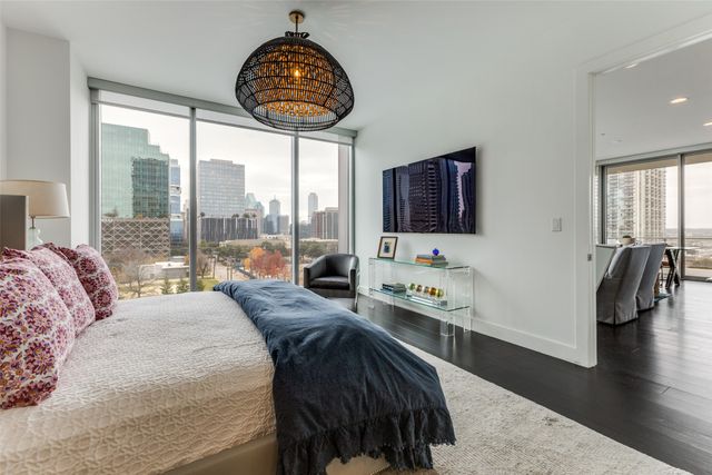 3130 N Harwood Street 801, Dallas, TX 75201