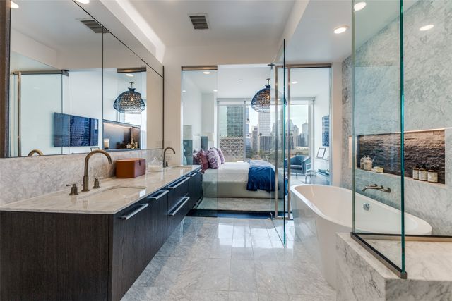 3130 N Harwood Street 801, Dallas, TX 75201