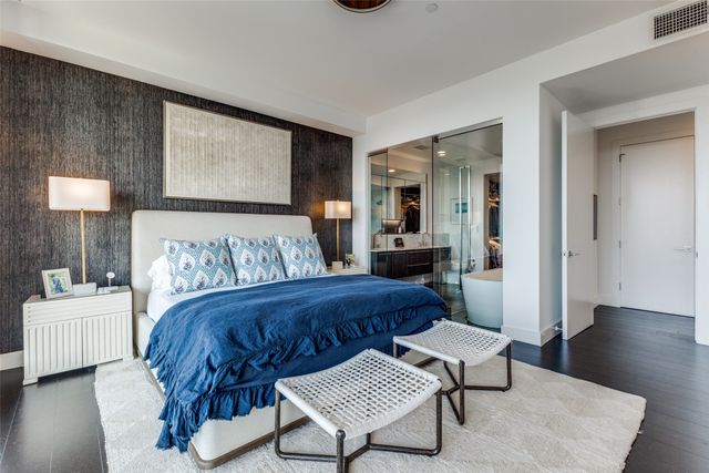 3130 N Harwood Street 801, Dallas, TX 75201