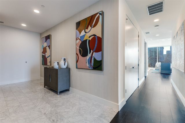 3130 N Harwood Street 801, Dallas, TX 75201