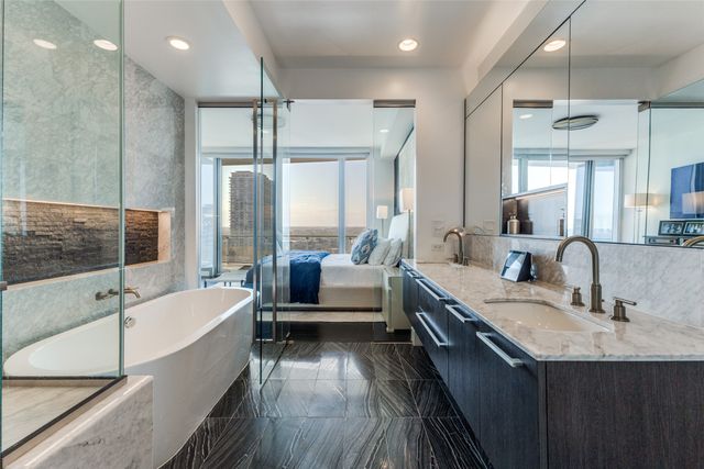 3130 N Harwood Street 801, Dallas, TX 75201