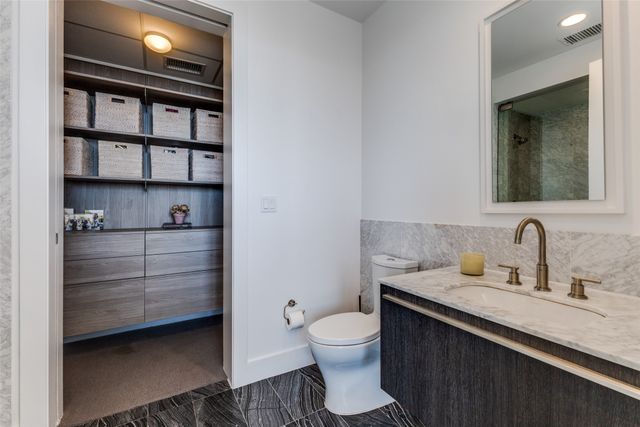 3130 N Harwood Street 801, Dallas, TX 75201