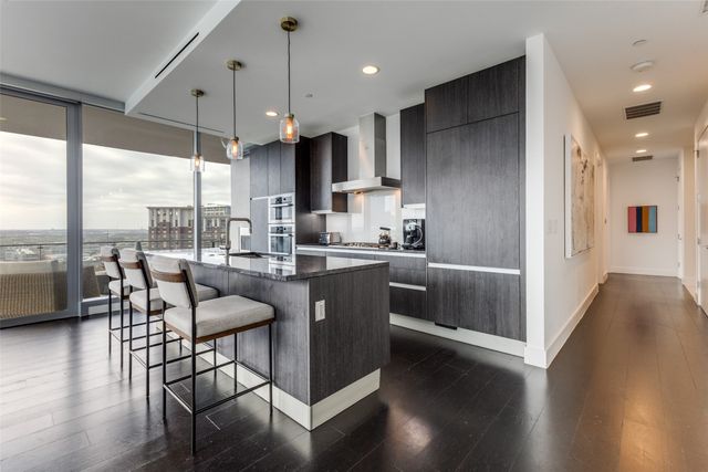 3130 N Harwood Street 801, Dallas, TX 75201