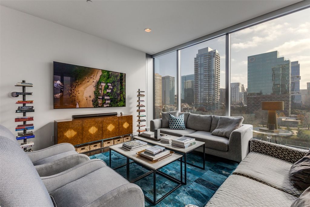 3130 N Harwood Street 801, Dallas, TX 75201