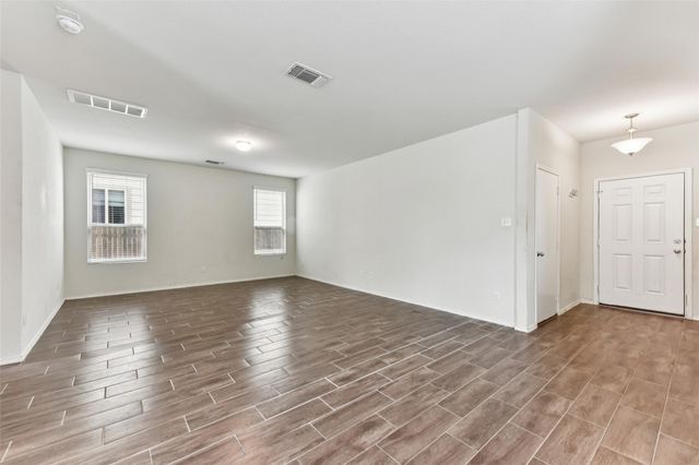 333 La Dera DR, Liberty Hill, TX 78642