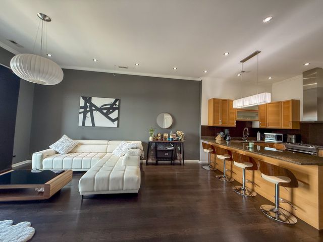 3954 N Oriole Avenue 404, Chicago, IL 60634