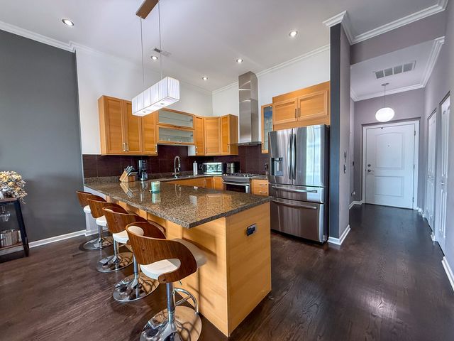 3954 N Oriole Avenue 404, Chicago, IL 60634