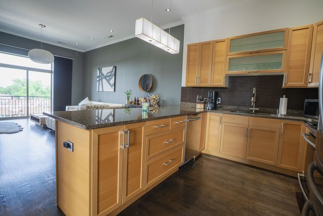 3954 N Oriole Avenue 404, Chicago, IL 60634