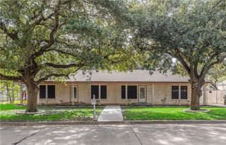 1105 E 30th St, Bryan, TX 77802