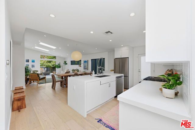 3640 Ashwood Avenue, Los Angeles, CA 90066