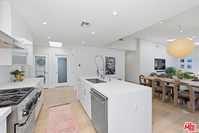 3640 Ashwood Avenue, Los Angeles, CA 90066