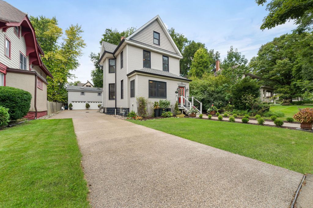 210 8th Avenue, La Grange, IL 60525 — exterior