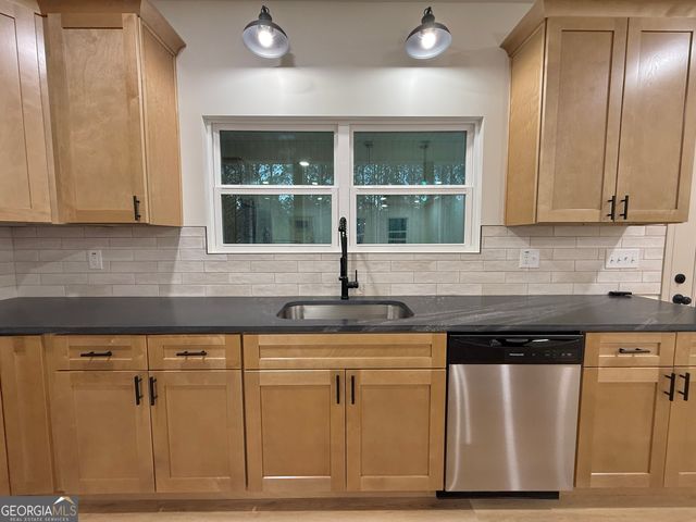 215 Briar Ridge Rd NW, Calhoun, GA 30701