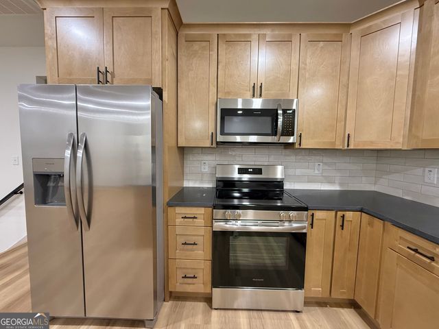 215 Briar Ridge Rd NW, Calhoun, GA 30701