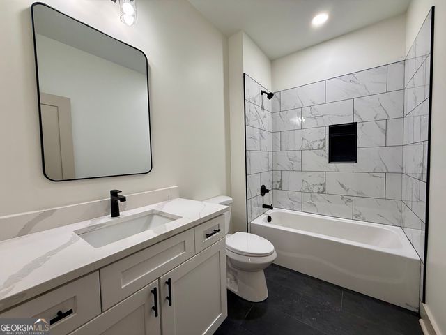 215 Briar Ridge Rd NW, Calhoun, GA 30701