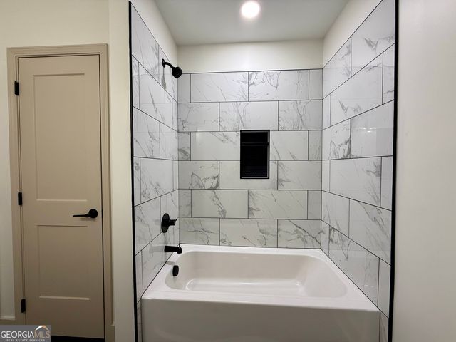 215 Briar Ridge Rd NW, Calhoun, GA 30701