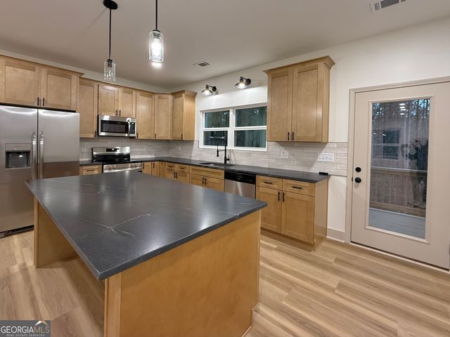 215 Briar Ridge Rd NW, Calhoun, GA 30701