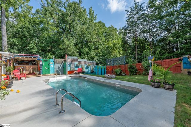 112 Henley Court, Easley, SC 29642