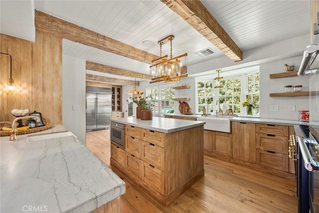 10162 La Sierra, North Tustin, CA 92705