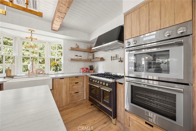 10162 La Sierra, North Tustin, CA 92705