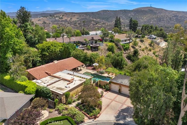 10162 La Sierra, North Tustin, CA 92705