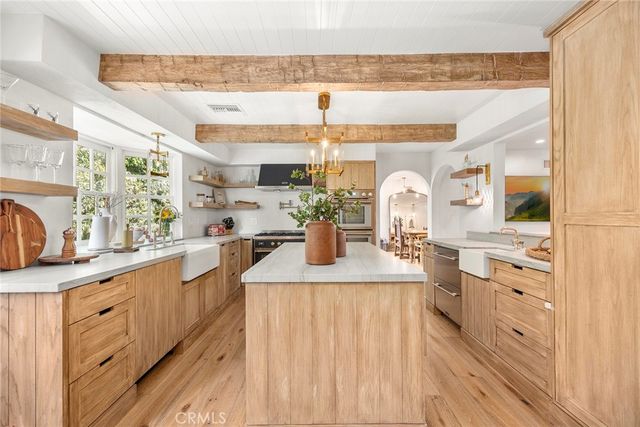 10162 La Sierra, North Tustin, CA 92705