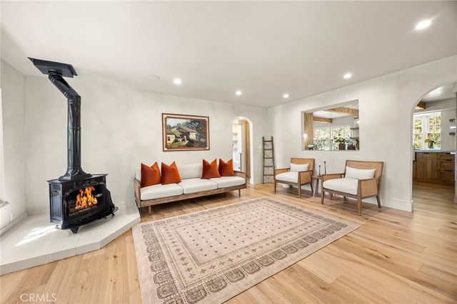 10162 La Sierra, North Tustin, CA 92705