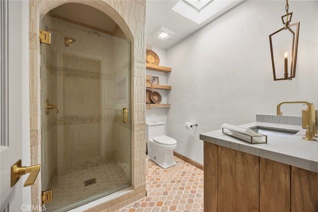 10162 La Sierra, North Tustin, CA 92705