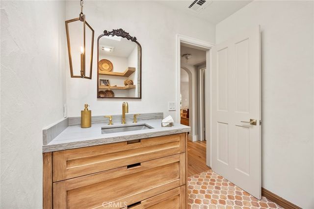 10162 La Sierra, North Tustin, CA 92705