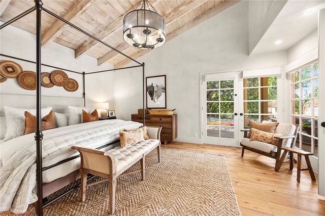 10162 La Sierra, North Tustin, CA 92705