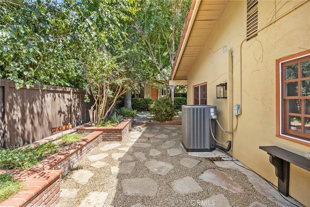 10162 La Sierra, North Tustin, CA 92705