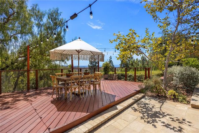 10162 La Sierra, North Tustin, CA 92705