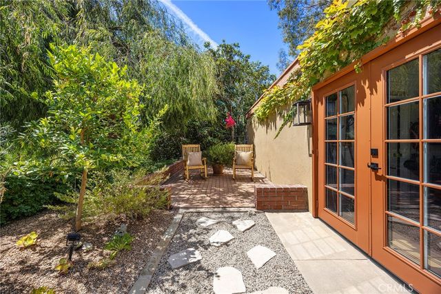 10162 La Sierra, North Tustin, CA 92705