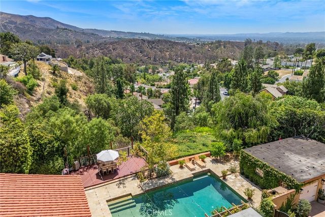 10162 La Sierra, North Tustin, CA 92705