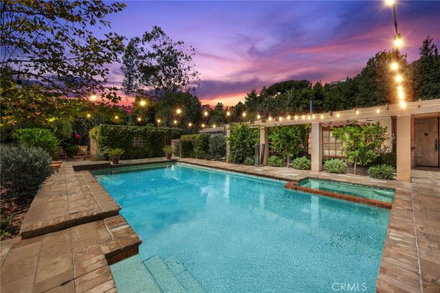 10162 La Sierra, North Tustin, CA 92705