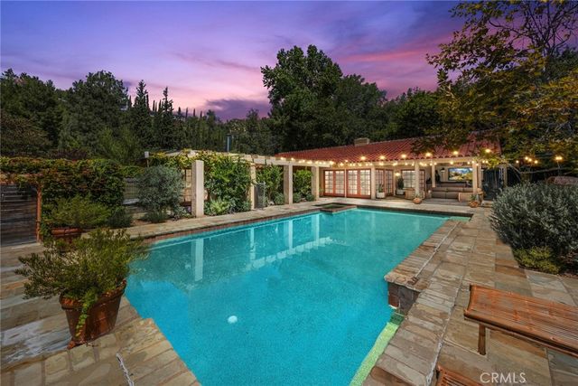 10162 La Sierra, North Tustin, CA 92705