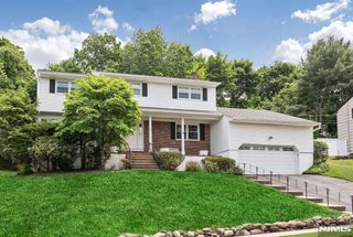 37 Wolfe Drive, Wanaque, NJ 07465