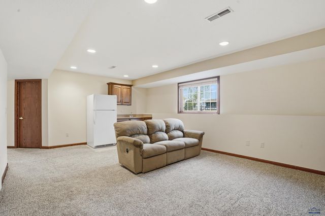 4426 PARKVIEW DR, Rapid City, SD 57701